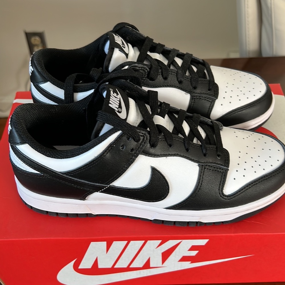 NIB Womens Nike Dunk Low Panda: Size 8